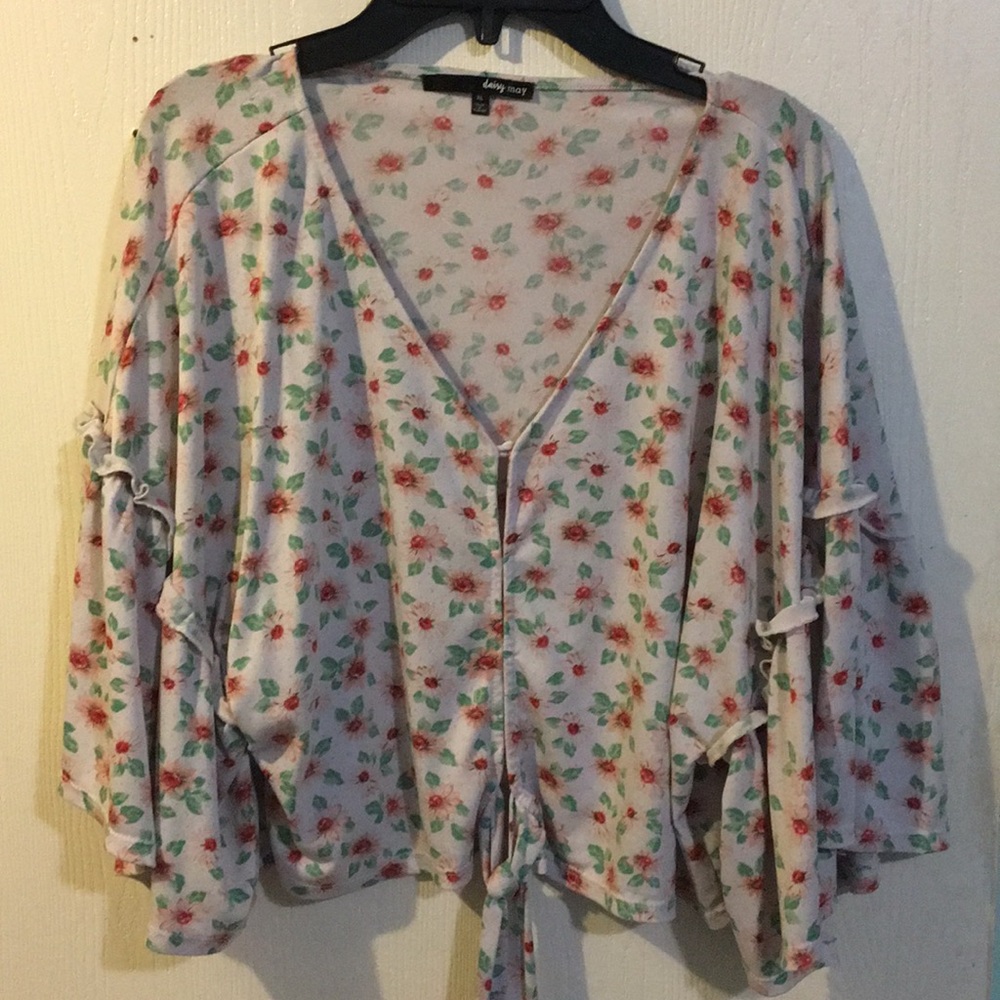 Floral patterned blouse, ties at bottom